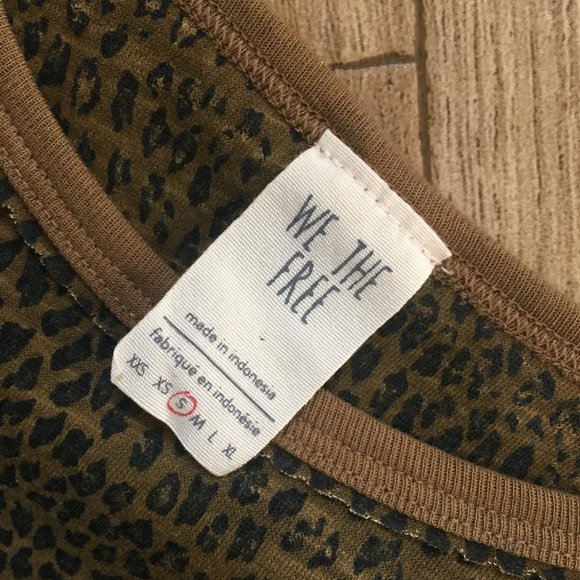 Free People We the Free Clare Tee in Leopord NWOT - Picture 3 of 7